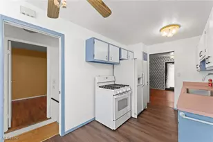 30321 Gebhart Pl, Willowick, OH 44095 - Photo 9