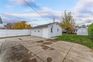 30321 Gebhart Pl, Willowick, OH 44095 - Photo 29