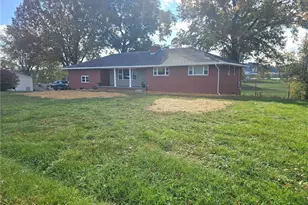 56 Carson Ln, Little Hocking, OH 45742 - Photo 9