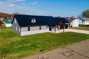 950 Beech St, Newcomerstown, OH 43832 - Photo 3