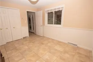 8094 Rolling Brook Rd, Sagamore Hills, OH 44067 - Photo 11