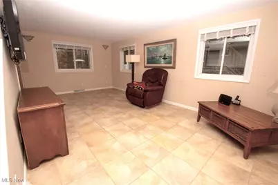 8094 Rolling Brook Road, Sagamore Hills, OH 44067 - Photo 9