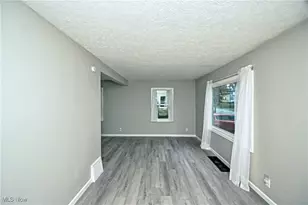 542 Montgomery St, Akron, OH 44305 - Photo 5