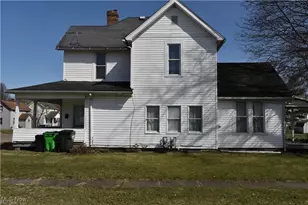 1003 E Main St, Coshocton, OH 43812 - Photo 5