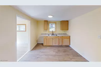 3273 S Jasmine Avenue, Akron, OH 44319 - Photo 25