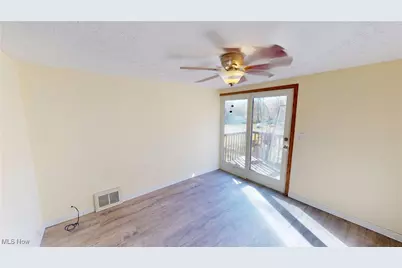 3273 S Jasmine Avenue, Akron, OH 44319 - Photo 23