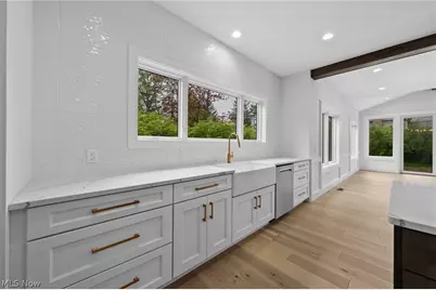 26117 N Woodland Road, Beachwood, OH 44122 - Photo 15