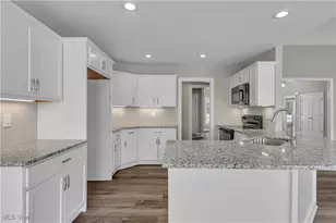 7662 Springfield Dr, Valley City, OH 44280 - Photo 11