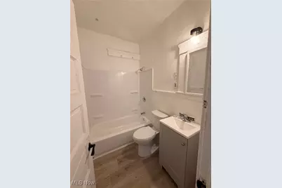 10512 Greenlawn Avenue, Loveland, OH 44108 - Photo 11