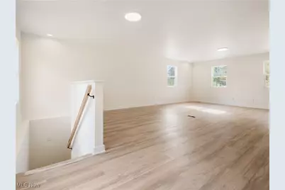 2425 S Pleasant Grove Road, Zanesville, OH 43701 - Photo 7