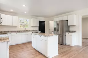 2425 S Pleasant Grove Rd, Zanesville, OH 43701 - Photo 5