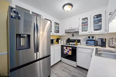 132 S Main Street #B10, Munroe Falls, OH 44262 - Photo 11