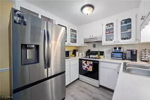 132 S Main St, Munroe Falls, OH 44262 - Photo 11