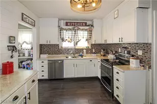 424 Monroe St, Port Clinton, OH 43452 - Photo 9