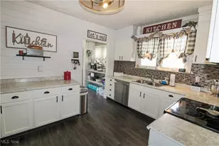 424 Monroe St, Port Clinton, OH 43452 - Photo 17