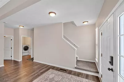 1482 Barrymore Lane, Wadsworth, OH 44281 - Photo 5