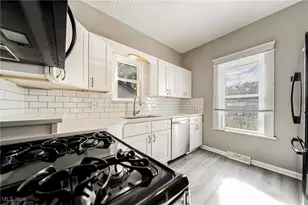 1559 Lauderdale Ave, Oakwood, OH 44107 - Photo 9