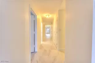 2 Bratenahl Pl, Bratenahl, OH 44108 - Photo 5