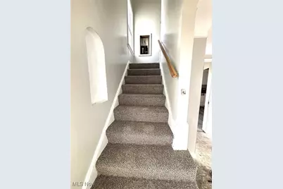 16109 Delrey Avenue, Loveland, OH 44128 - Photo 11