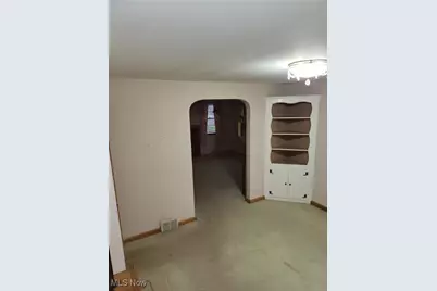 2219 Rowland Avenue NE, Canton, OH 44714 - Photo 5