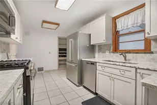 36 Hilltop Blvd, Canfield, OH 44406 - Photo 9