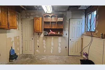 1070 Central Avenue, Bellaire, OH 43906 - Photo 15