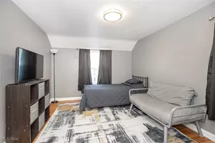 242 Monroe Ave, Cuyahoga Falls, OH 44221 - Photo 17