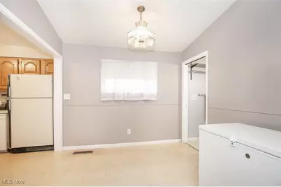 242 Monroe Avenue, Cuyahoga Falls, OH 44221 - Photo 13