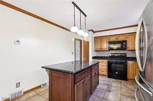 1470 Turnberry Dr, Youngstown, OH 44512 - Photo 15