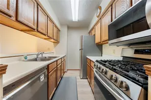 2410 Wrens Dr S, Stow, OH 44224 - Photo 9