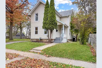 213 Gates Avenue, Elyria, OH 44035 - Photo 1