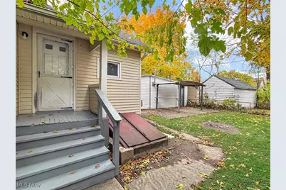 213 Gates Avenue, Elyria, OH 44035 - Photo 3