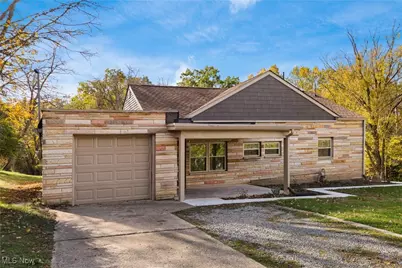 724 Garden Road, Zanesville, OH 43701 - Photo 1