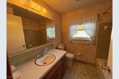 9474 Stoney Creek Lane, Parma Heights, OH 44130 - Photo 23