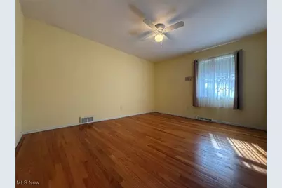 9474 Stoney Creek Lane, Parma Heights, OH 44130 - Photo 21