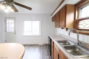 112 Brooklyn Ave, Creston, OH 44217 - Photo 5