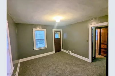 10604 Saint Mark Avenue, Loveland, OH 44111 - Photo 7