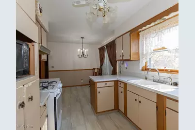 1037 W 37th Street, Lorain, OH 44052 - Photo 11