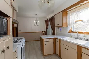 1037 W 37th St, Lorain, OH 44052 - Photo 11