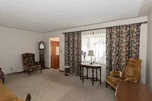 1037 W 37th St, Lorain, OH 44052 - Photo 5