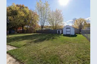 1037 W 37th Street, Lorain, OH 44052 - Photo 3