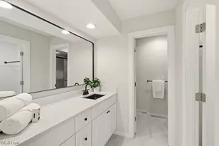 702-22 Fairington Dr, Aurora, OH 44202 - Photo 19