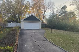 12722 Holburn Ave, Loveland, OH 44105 - Photo 7