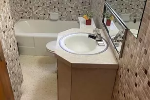 2224 Coral Sea Dr, Youngstown, OH 44511 - Photo 7