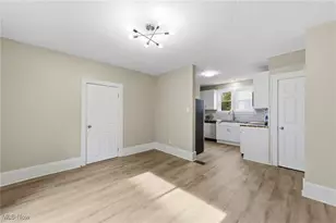 536 Yale Ave, Barberton, OH 44203 - Photo 9