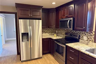 107 Broad St, St Clairsville, OH 43950 - Photo 3