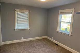 107 Broad St, St Clairsville, OH 43950 - Photo 11