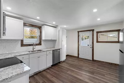 4034 Broadway Avenue NE, Louisville, OH 44641 - Photo 9