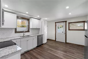 4034 Broadway Ave NE, Louisville, OH 44641 - Photo 9