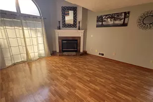 1233 Red Tail Hawk Ct, Boardman, OH 44512 - Photo 3